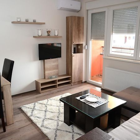 Appartement "Sonja Apartman" Jagodina Extérieur photo
