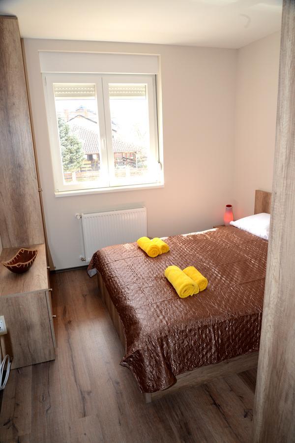 Appartement "Sonja Apartman" Jagodina Extérieur photo