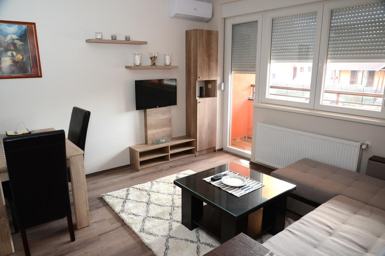 Appartement "Sonja Apartman" Jagodina Extérieur photo